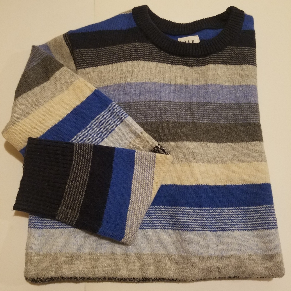 Pull on sweater